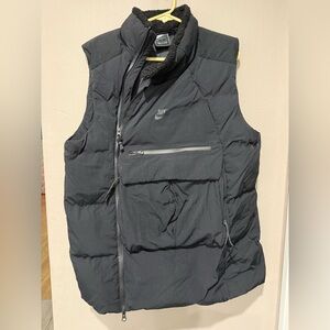 Nike Men's Dark Gray Puffer Vest